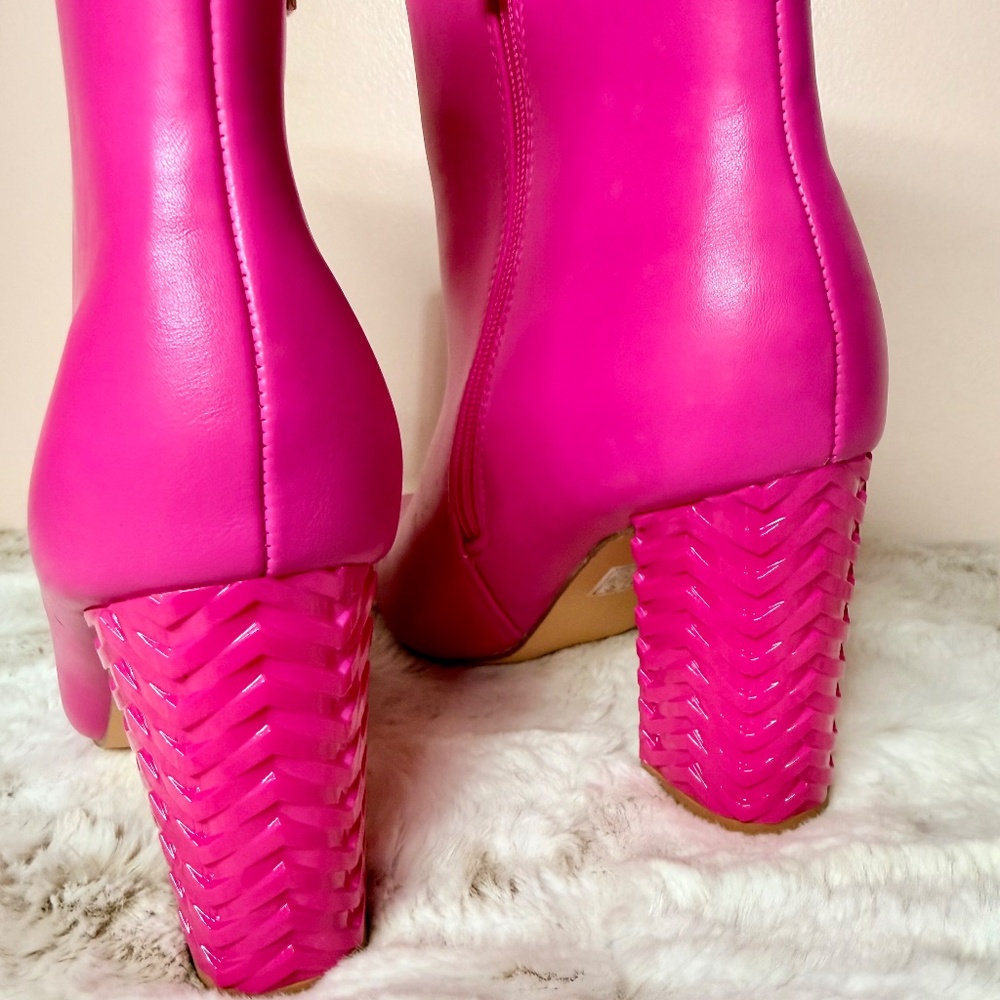 * Berness Hot Pink 3 1/2" Block Textured Pattern W/Pointed Toe Ankle Boot - Picture 6 of 8
